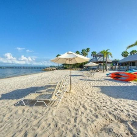 Charming One Bedroom Resort-Style Studio With Pool And Beach Access Ruskin Exterior photo