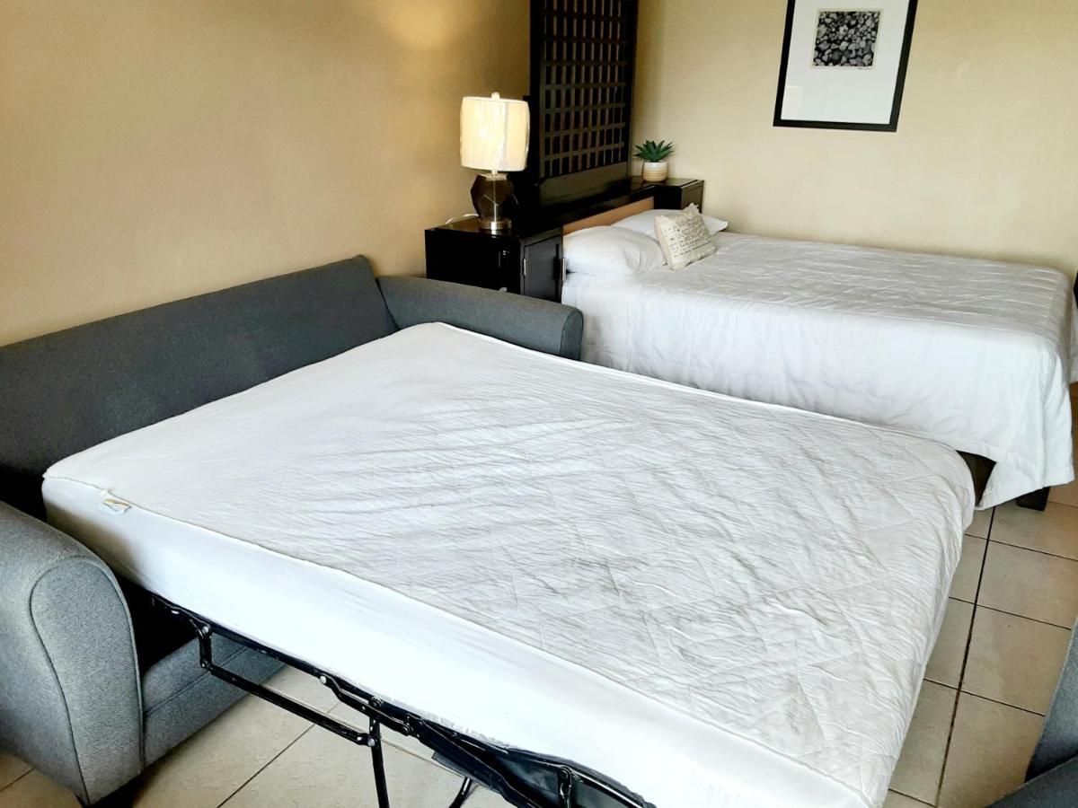 Charming One Bedroom Resort-Style Studio With Pool And Beach Access Ruskin Exterior photo